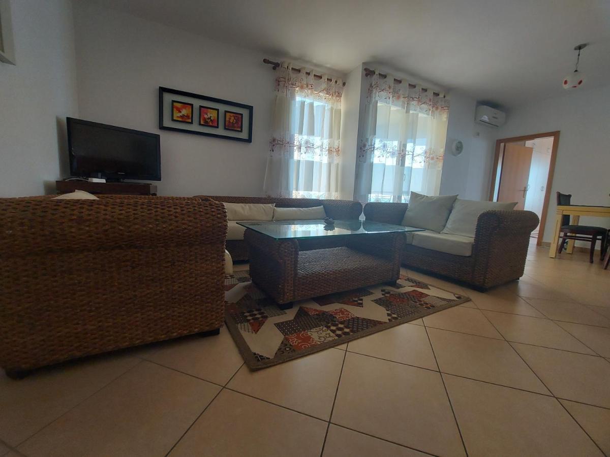 Bral Apartments 4 Durres Bagian luar foto
