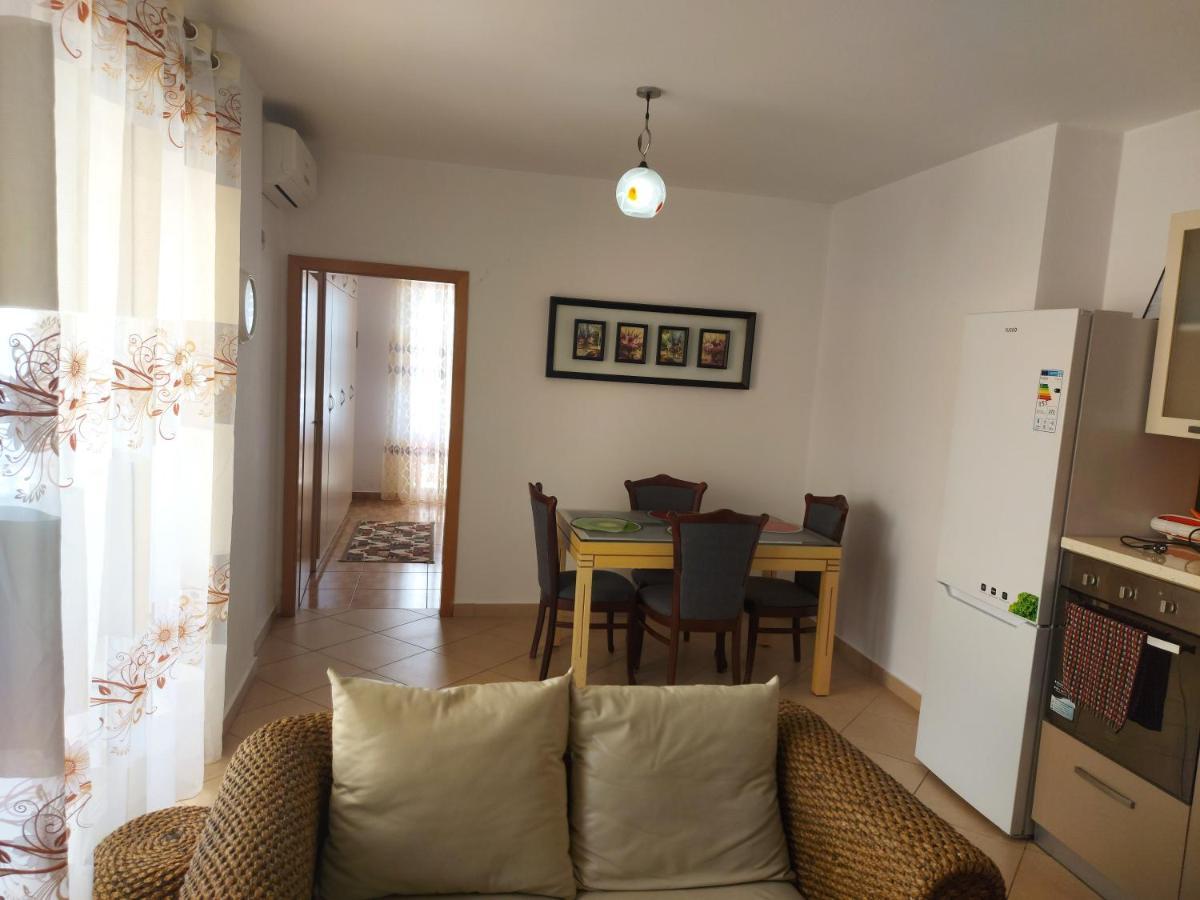 Bral Apartments 4 Durres Bagian luar foto