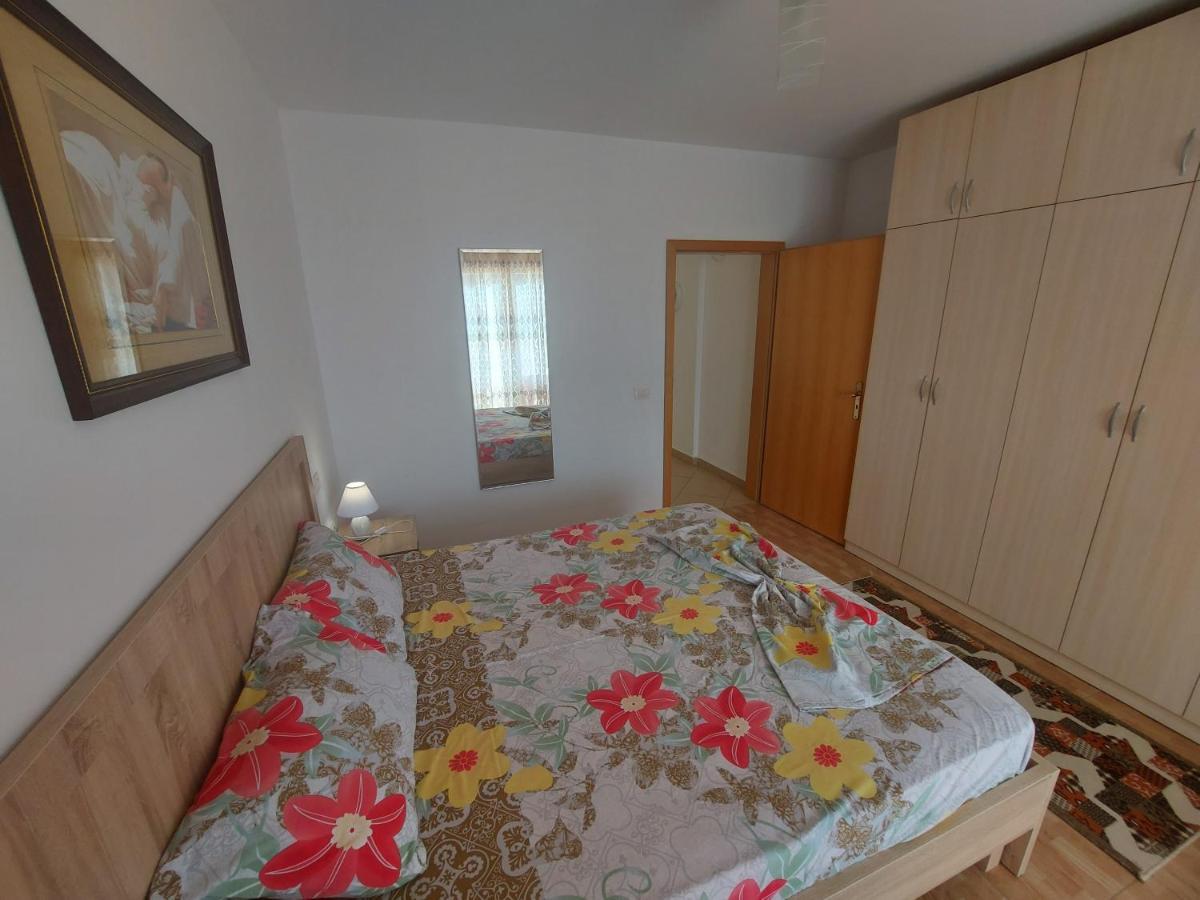 Bral Apartments 4 Durres Bagian luar foto