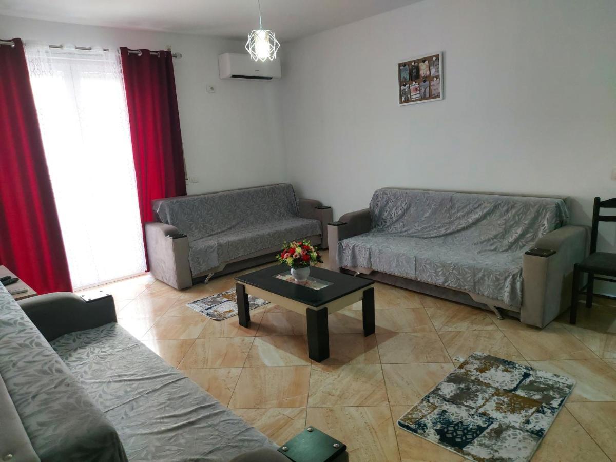 Bral Apartments 4 Durres Bagian luar foto